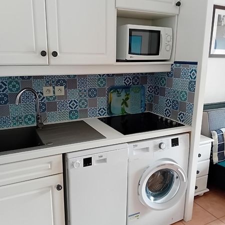 Appartement T2 Avec Piscine A 100 M De La Plage Сикс-Фор-ле-Плаж Екстериор снимка