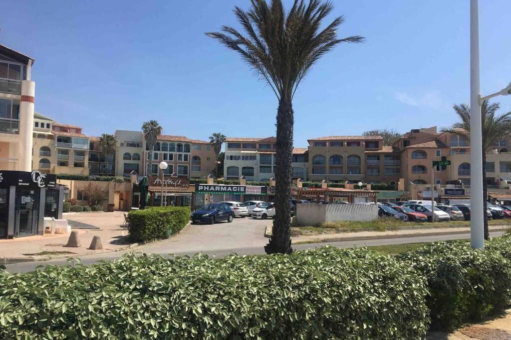 Appartement T2 Avec Piscine A 100 M De La Plage Сикс-Фор-ле-Плаж Екстериор снимка