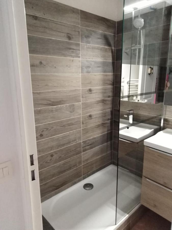 Appartement T2 Avec Piscine A 100 M De La Plage Сикс-Фор-ле-Плаж Екстериор снимка