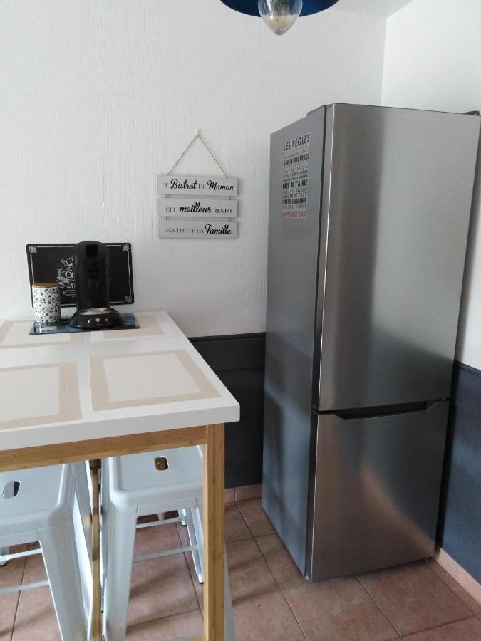 Appartement T2 Avec Piscine A 100 M De La Plage Сикс-Фор-ле-Плаж Екстериор снимка