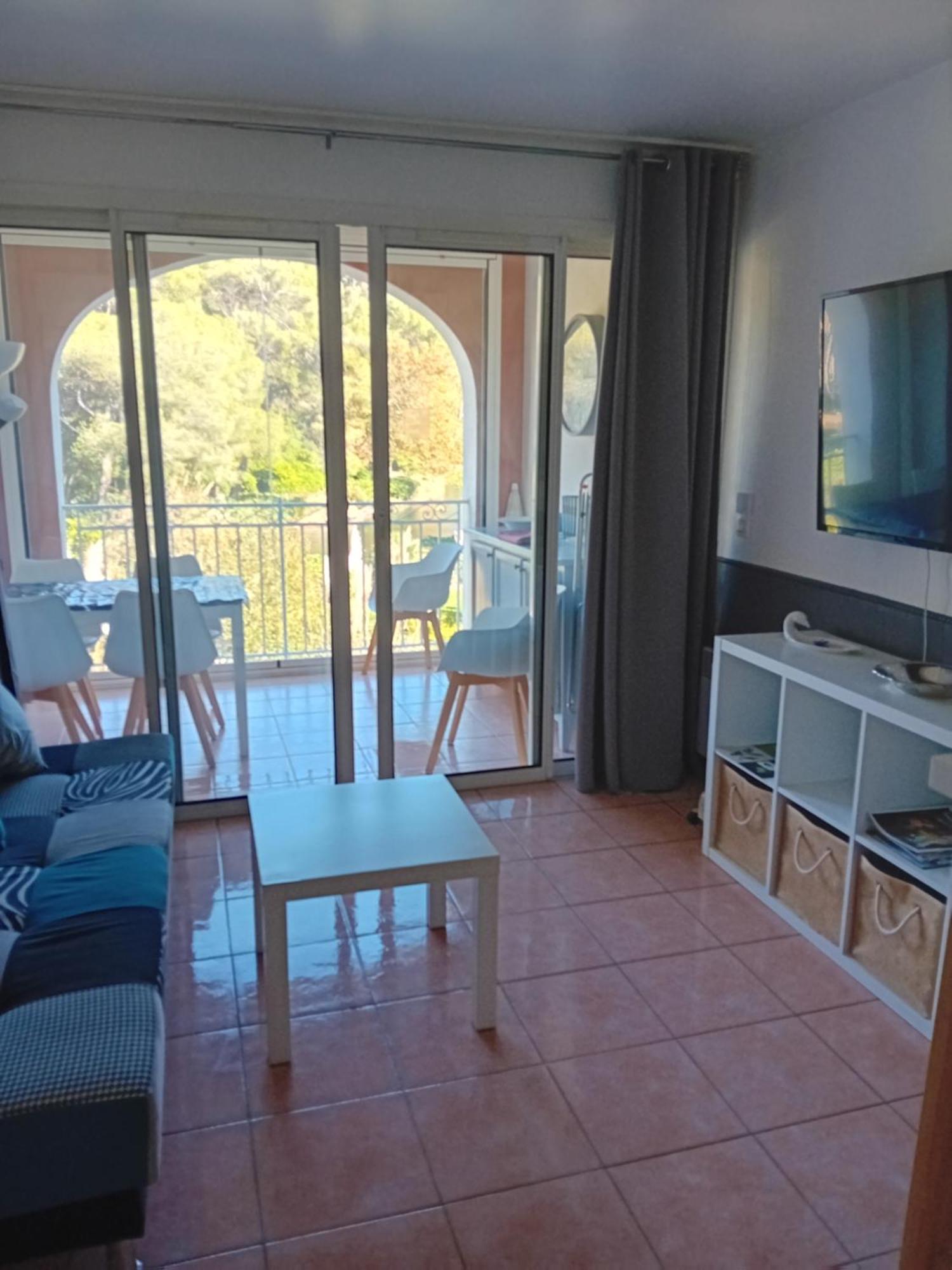 Appartement T2 Avec Piscine A 100 M De La Plage Сикс-Фор-ле-Плаж Екстериор снимка