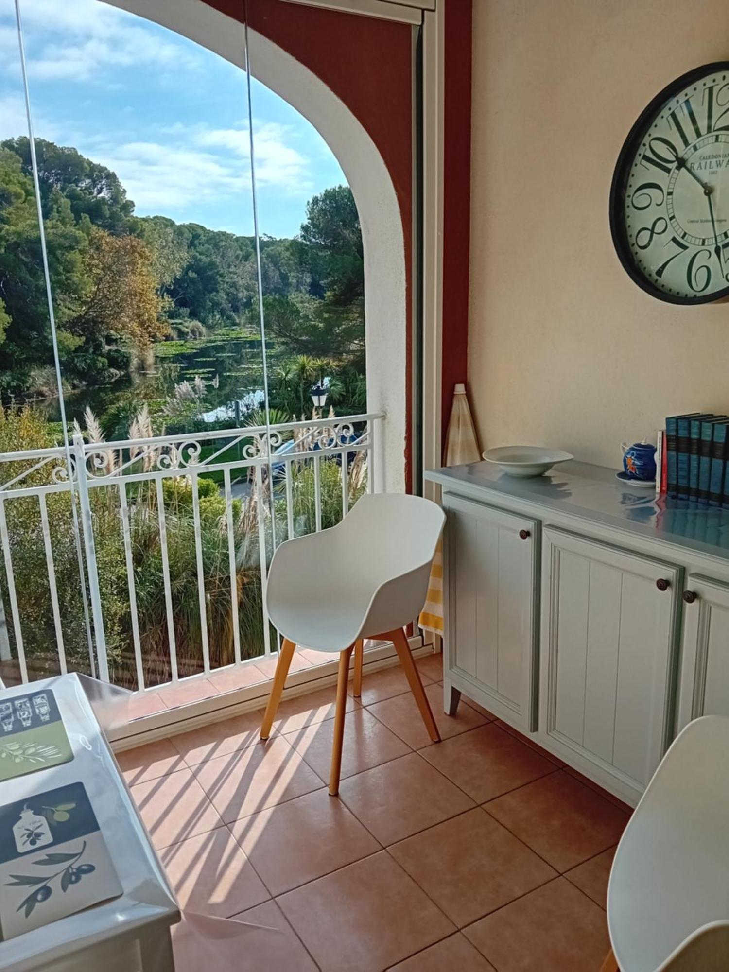 Appartement T2 Avec Piscine A 100 M De La Plage Сикс-Фор-ле-Плаж Екстериор снимка