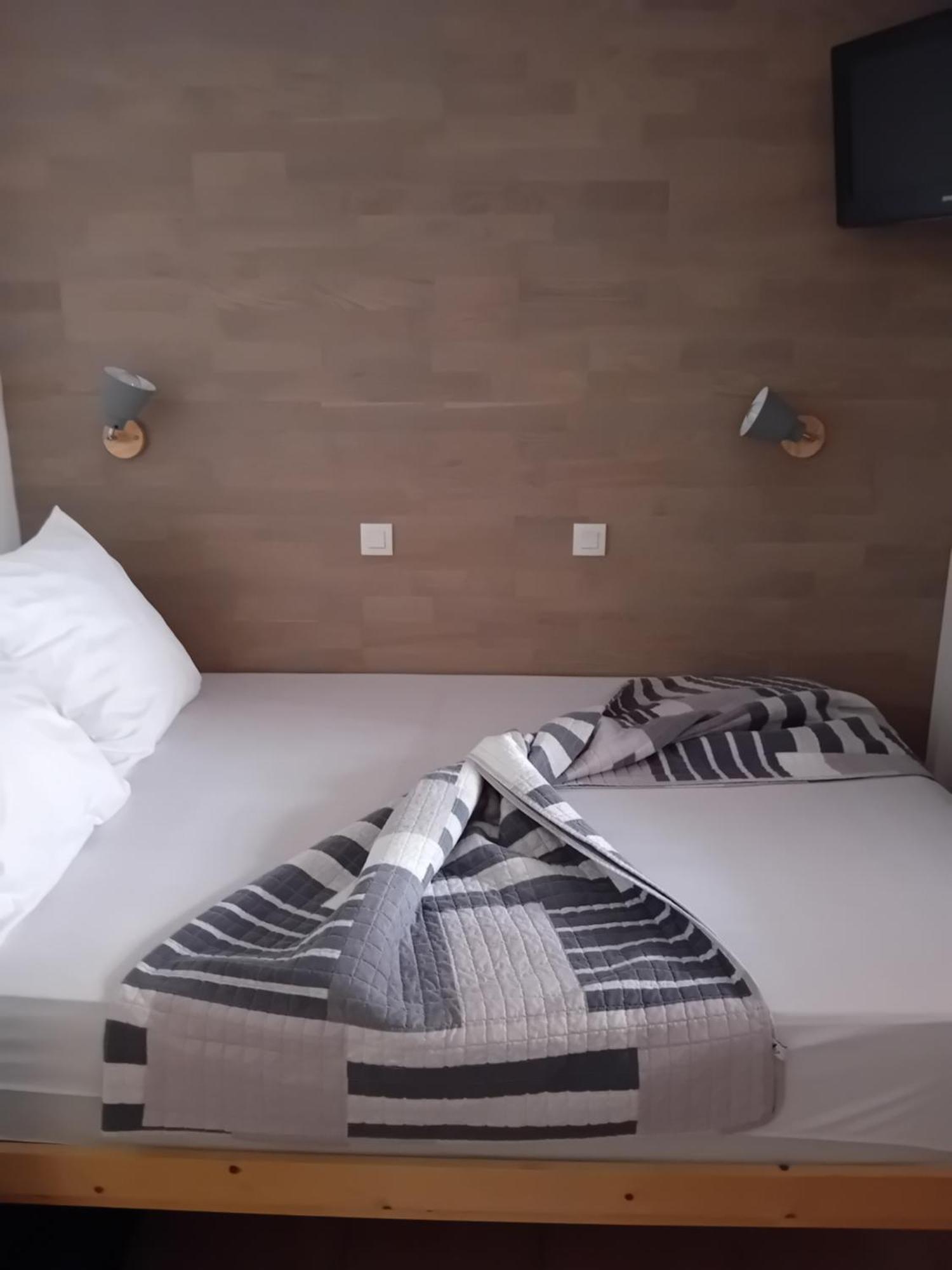 Appartement T2 Avec Piscine A 100 M De La Plage Сикс-Фор-ле-Плаж Екстериор снимка