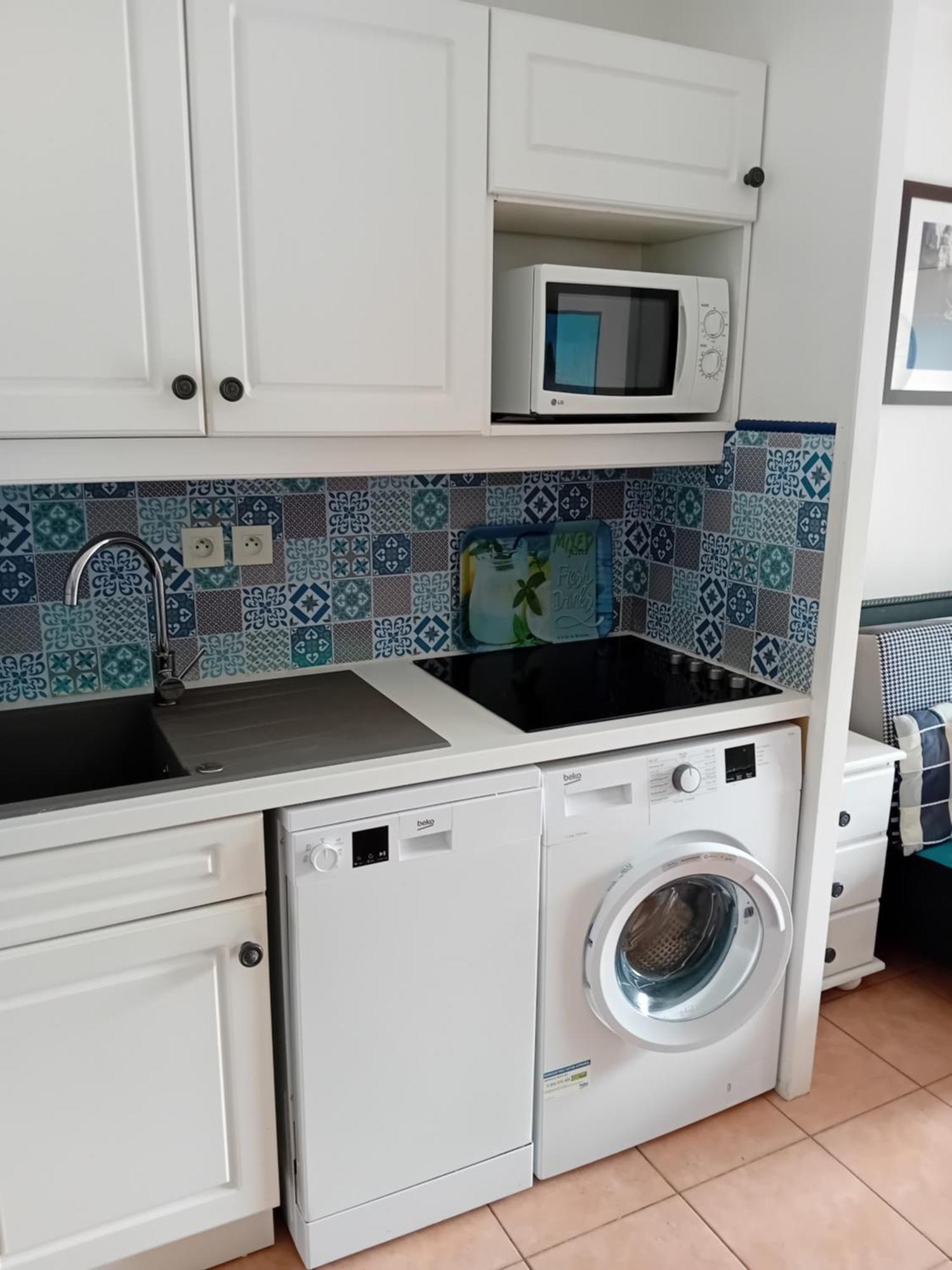 Appartement T2 Avec Piscine A 100 M De La Plage Сикс-Фор-ле-Плаж Екстериор снимка