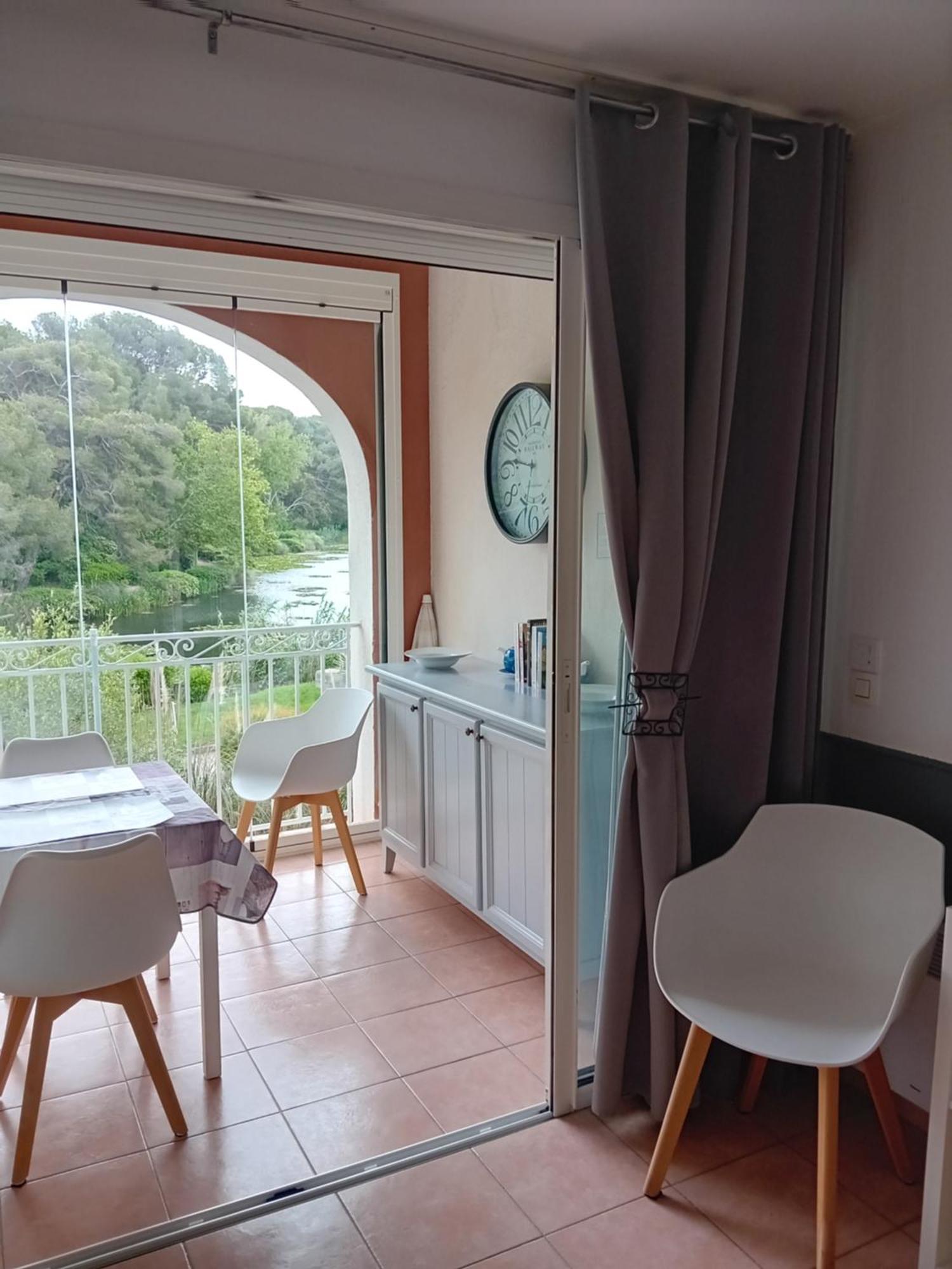 Appartement T2 Avec Piscine A 100 M De La Plage Сикс-Фор-ле-Плаж Екстериор снимка
