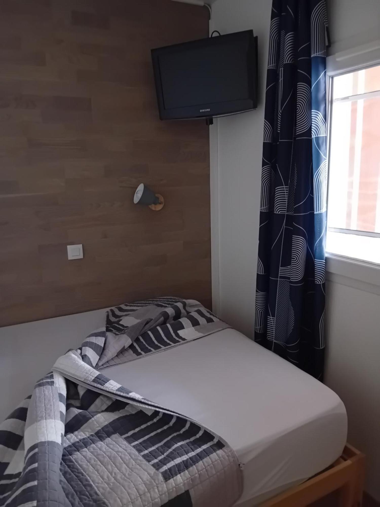 Appartement T2 Avec Piscine A 100 M De La Plage Сикс-Фор-ле-Плаж Екстериор снимка